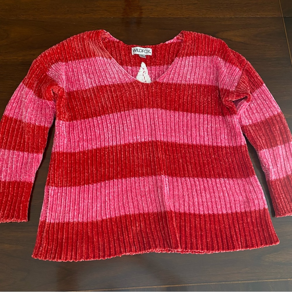 Wildfox size medium pink and red striped v neck sweater with star on the back